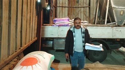 حملات على الأسواق تحرر 1899 قضية تموينية.. وضبط 765 طن أرز و11696 عبوة سجائر و650 ألف قرص أدوية مهربة