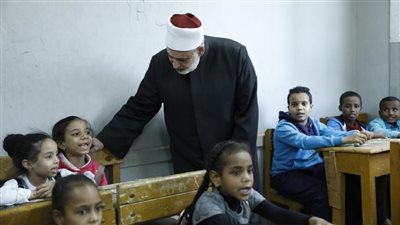 الضويني يتفقد الرواق الأزهري بأسوان للاطمئنان على سير العمل به | صور