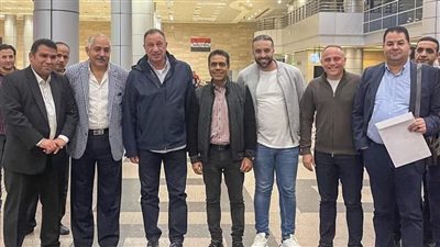 الخطيب يصل القاهرة.. ووفد من مجلس الأهلي في استقباله