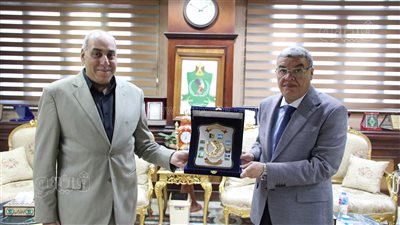 محافظ المنيا يكرم وكيل وزارة القوى العاملة لبلوغه سن المعاش 