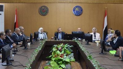 رئيس جامعة بني سويف يترأس مجلس كلية الطب البشري