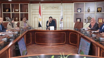 نائب محافظ بني سويف يبحث مع مسؤولي 