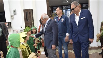 محافظ بورسعيد يشهد ندوة تثقيفية ضمن مبادرة زراعة 1859 شجرة بونسيانا | صور 