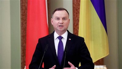 مخادع روسي ينتحل هوية ماكرون.. الحقيقة الكاملة وراء المكالمة المزيفة مع رئيس بولندا