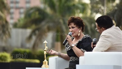 قلدت بتاع الفول.. لبلبة: موهبتي ظهرت وأنا عندي 3 سنين| فيديو 