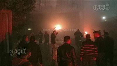 إخماد حريق داخل جراج سيارات بالمنطقة الصناعية في أكتوبر |صور