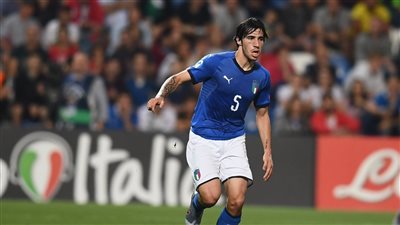 مدرب نيوكاسل: لا أستبعد مشاركة تونالي بالدوري الإنجليزي رغم إيقافه