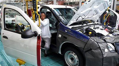 فولكس فاجن تضعها بصدارة أفريقيا.. جنوب إفريقيا تغرد خارج السرب في صناعة السيارات 