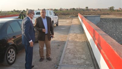 محافظ القليوبية يتابع مشروعات الطرق والكباري ببنها