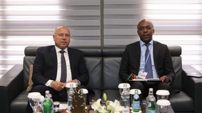 وزير النقل يلتقي وزير البنية التحتية بجمهورية رواندا لبحث تدعيم التعاون المشترك