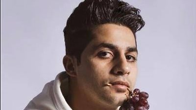 مصطفي عنبة بعد نقل والدته للمستشفي: مليش غيرك يا أمي