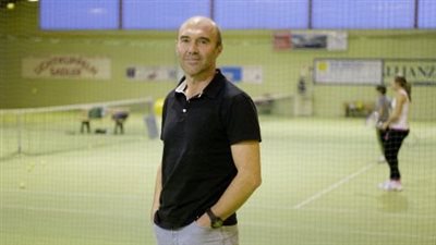 مصرع لاعب أتلتيكو مدريد السابق تحت عجلات قطار في فيينا