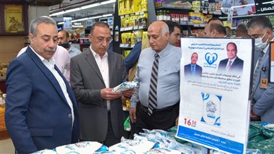 محافظ الإسكندرية بجولة تفقدية بالسلاسل المشاركة بمبادرة 