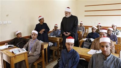 وكيل الأزهر لطلاب معاهد الأقصر: أدعو الله أن نراكم في طليعة بناة الوطن 