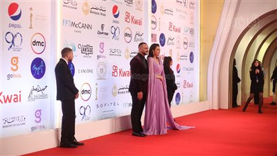 هنادي مهنا وأحمد خالد صالح على ريد كاربت القاهرة السينمائي لحضور عرض ١٩ ب|صور 