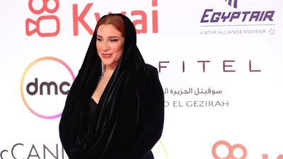 أسما شريف منير تكشف حقيقة خلافها مع والدها | فيديو 