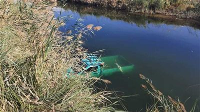 مصرع شخص من مصابي حادث انقلاب سيارة ربع نقل بترعة السلام في الدقهلية