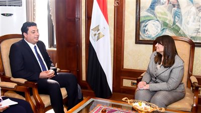 سها جندي: حريصون على نقل خبرات المصريين بالخارج 