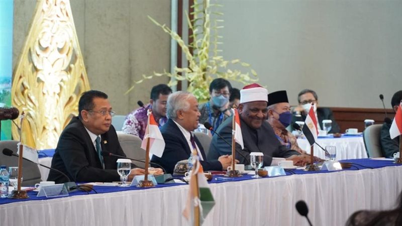 الدكتور عباس شومان