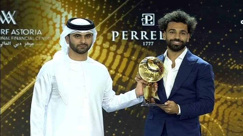 محمد صلاح يتوج بجائزة