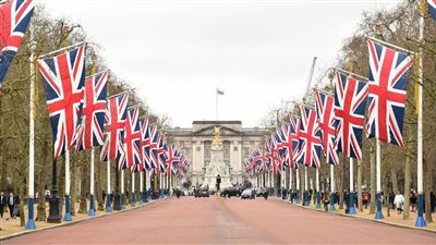 صحيفة بريطانية تحذر من مستقبل قاتم ينتظر لندن وسنوات تقشف وركود مؤلمة