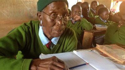 وفاة أكبر تلميذة ابتدائي في العالم عن عمر ناهز 99 عاما