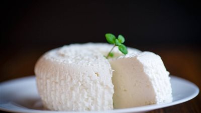 أسهل طريقة لعمل الجبن القريش في المنزل 