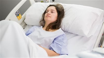 بدلا من إزالة رحمها سرق كليتيها..امرأة تستيقظ على مفاجأة بعد عملية جراحية 