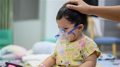 تخلص منها فورا.. 3 أشياء تنقل لأطفالك الفيروس الجديد