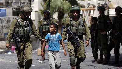 160 طفلا فلسطينيا يقبعون في سجون الاحتلال الإسرائيلي 