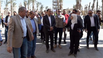 مدبولي يتفقد أعمال تطوير ساحة جامع عمرو بن العاص ومناطق القصبة والحفائر