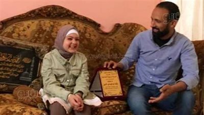 رقية نور الدين.. معجزة إلقاء الشعر برزت موهبتها من الفصل المدرسي |فيديو