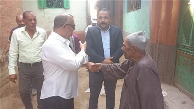 سكرتير عام الجيزة يتفقد مدارس منشأة القناطر وأوسيم 