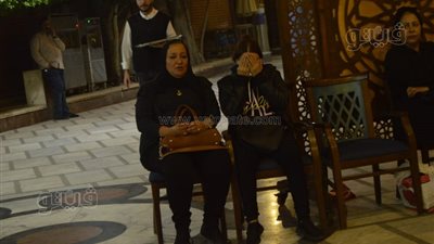 بكاء مديرة منزل محمد سلطان داخل عزاء الموسيقار بالحامدية الشاذلية| فيديو