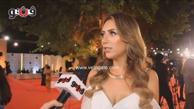 هبة عبدالعزيز للإعلامية ياسمين عز: حابة أتعرف على الرجالة اللي هي بتتكلم عنهم دول|فيديو