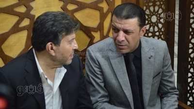 بعد أزمة الموسيقيين.. عزاء محمد سلطان يجمع هاني شاكر ومصطفى كامل| فيديو