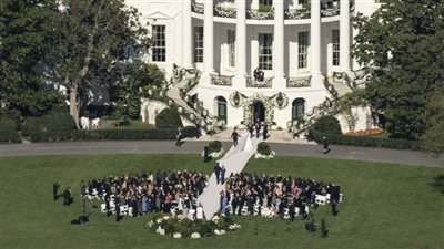 عقد قران حفيدة بايدن خلال حفل زفاف بالبيت الأبيض