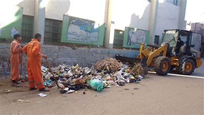 40 سيارة شفط.. حملات نظافة وتجميل في 7 مراكز بأسيوط 