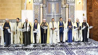 إقبال كبير على الأمسية الابتهالية بمسجد الإمام الحسين 