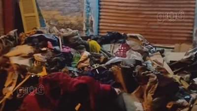 التفاصيل الكاملة لإقدام شاب على إشعال منزل خطيبته.. الأهالي تلقي بـ 3 أطفال من النافذة لإنقادهم.. والمتهم: منهم لله اهل خطيبتي| صور