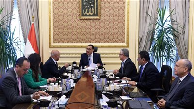 رئيس الوزراء يتابع الموقف التنفيذي لمشروع استكمال وتطوير ميناء عين السخنة