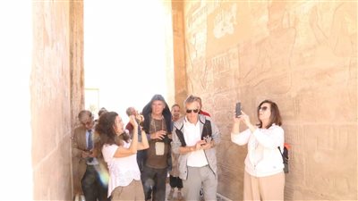 لتسويق السياحة العلاجية.. وفد من الأطباء الأوروبيين والمصريين يزور الوادي الجديد | صور