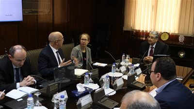 وزير الكهرباء يلتقي المدير الإقليمي للبنك الدولي لبحث التعاون