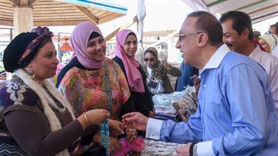محافظ الإسكندرية: مستمرون في إقامة المعارض ضمن مبادرة 