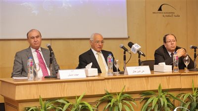 مهاب مميش: الرئيس السيسي يعمل ليلا ونهارا لتعويض نقص المياه