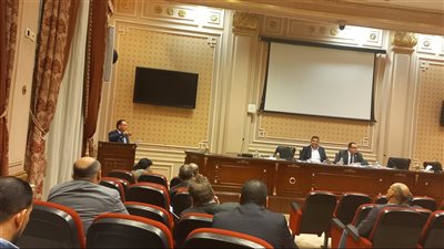 اختلاط مياه الري بالصرف.. 