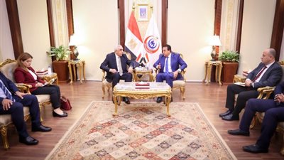 وزير الصحة يستقبل سفير دولة العراق لدى مصر لبحث سبل تعزيز التعاون بين البلدين