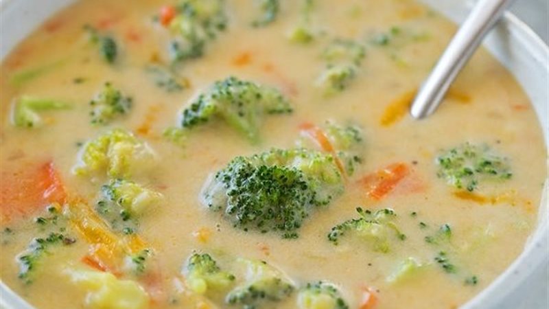 شوربة البروكلي والكريمة