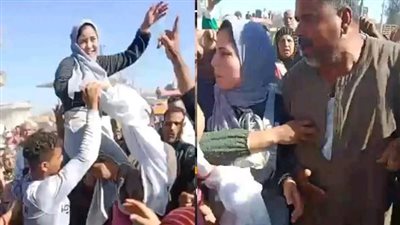 حملوها على الأعناق.. زفة لـ فتاة بالشرقية بعد إثبات عذريتها وتطليقها من العريس| فيديو