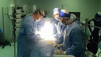 سمسطا بلد الخير.. عمليات جراحية وأدوية بالمجان للأسر الفقيرة 